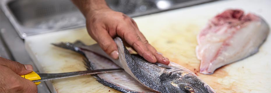 Maak kom af met vette werkbladen en vloeren